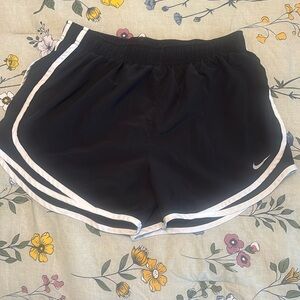 Nike Shorts Size L